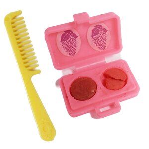 Vtg 1973 Barbie Sweet 16 Yellow Comb & Pink Makeup Compact 70s Vanity 7796